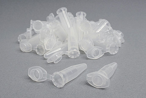 Lot de 100 capsules en plastique - contenance 1,5 ml)/